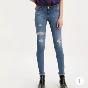 Levis distressed Jeans